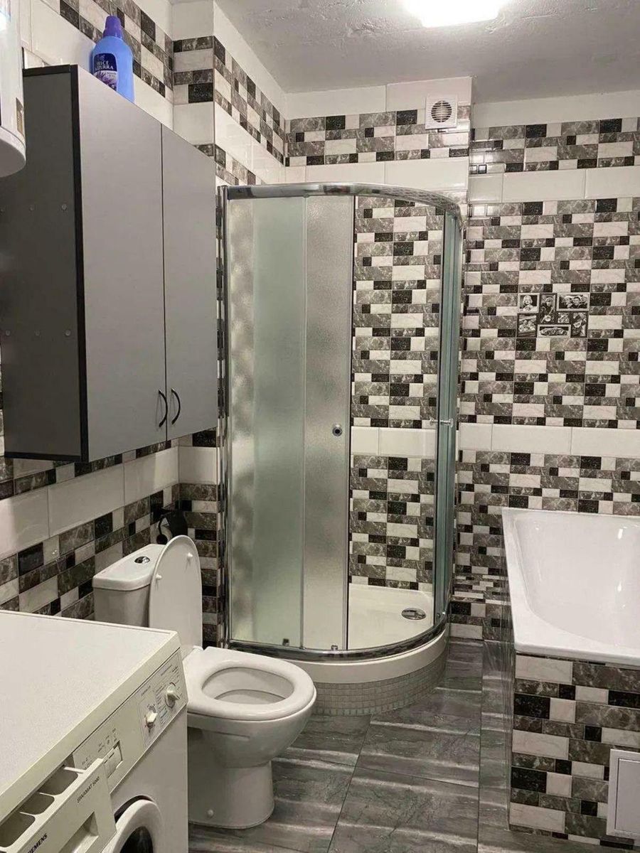 1835259197648472