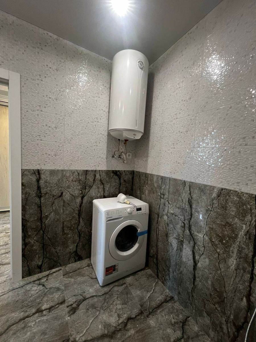 1835452748012472