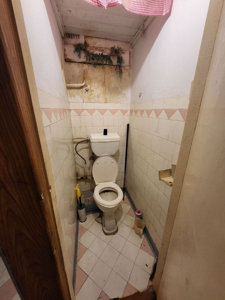 1842047283672474