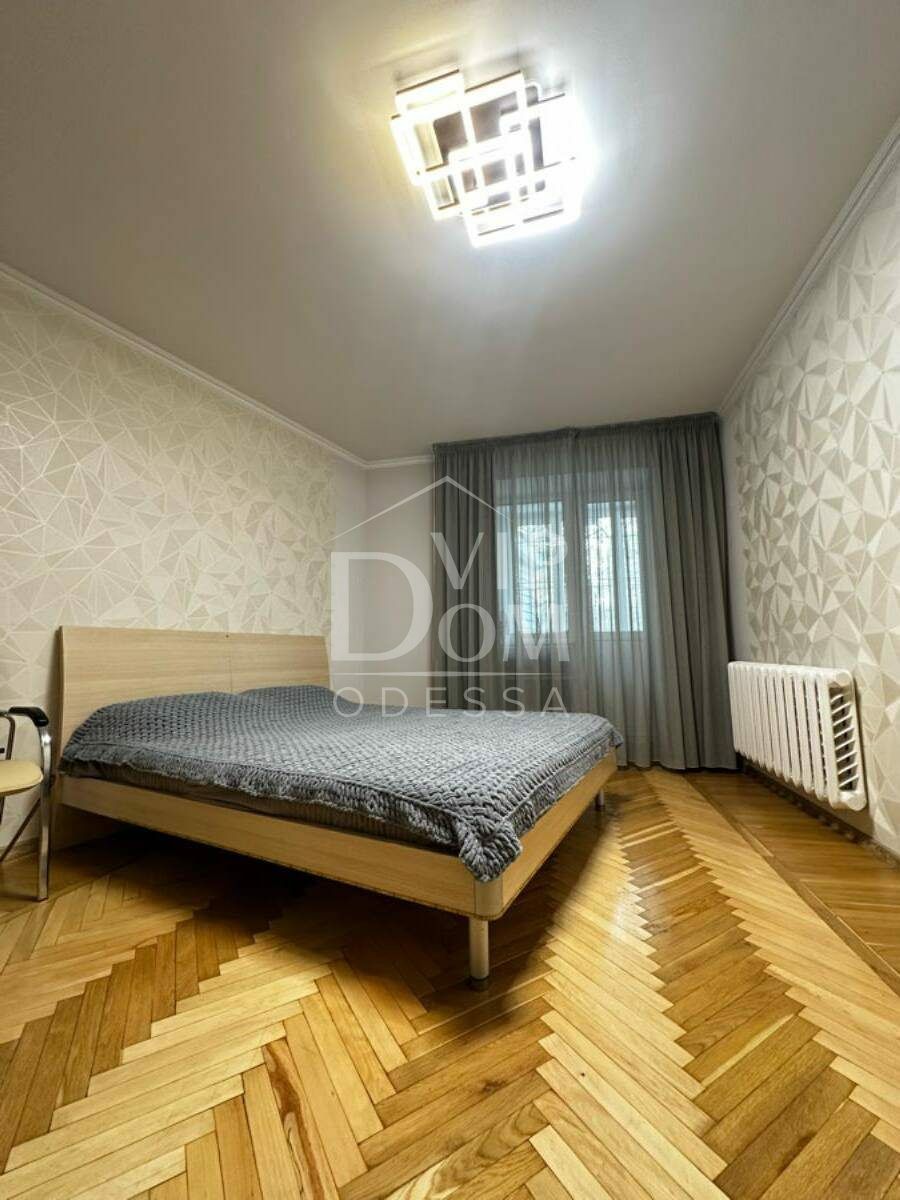 1831098951791475