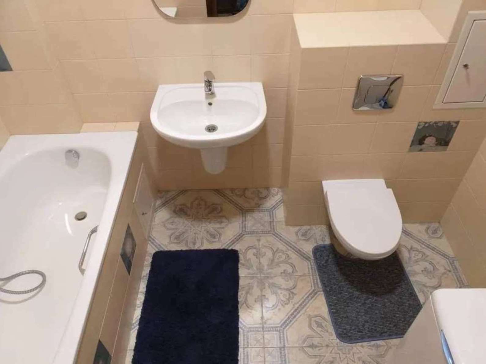 1837077779258475