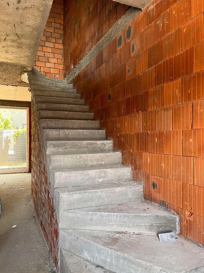 1839969130854475