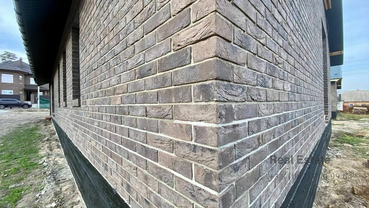 1831986993103479