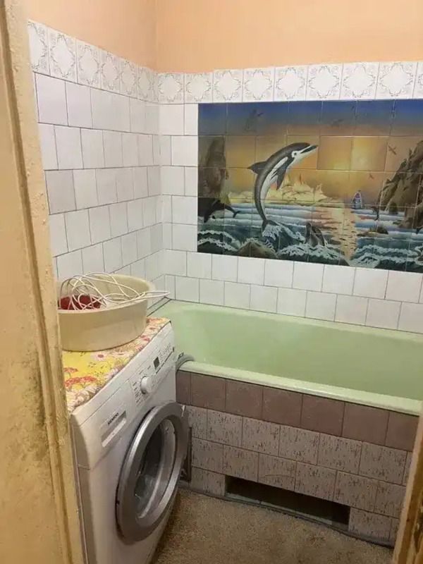 1834643295242484