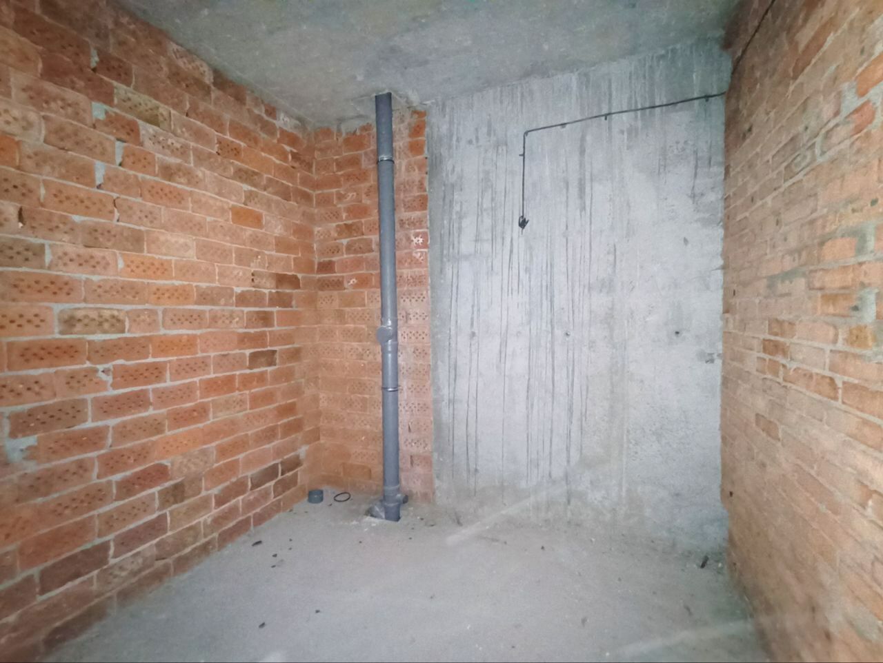 1835290631645485