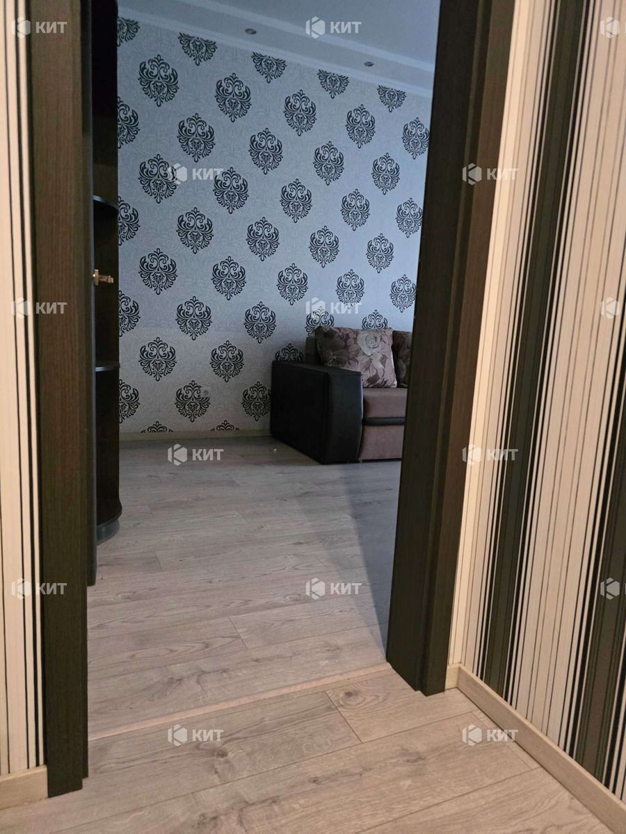 1833986616987487