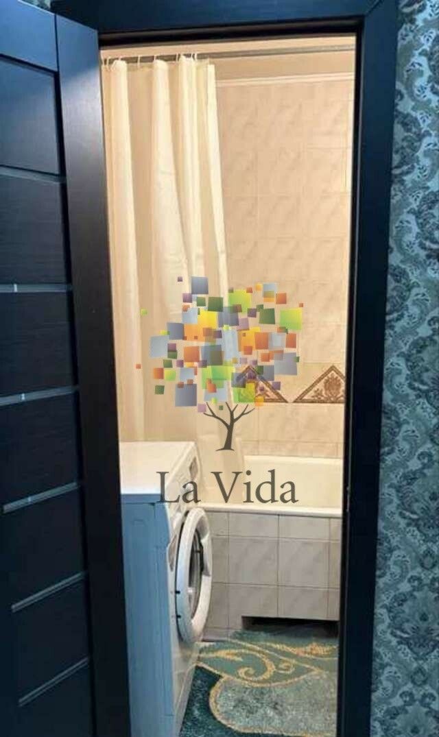 1832259397010488