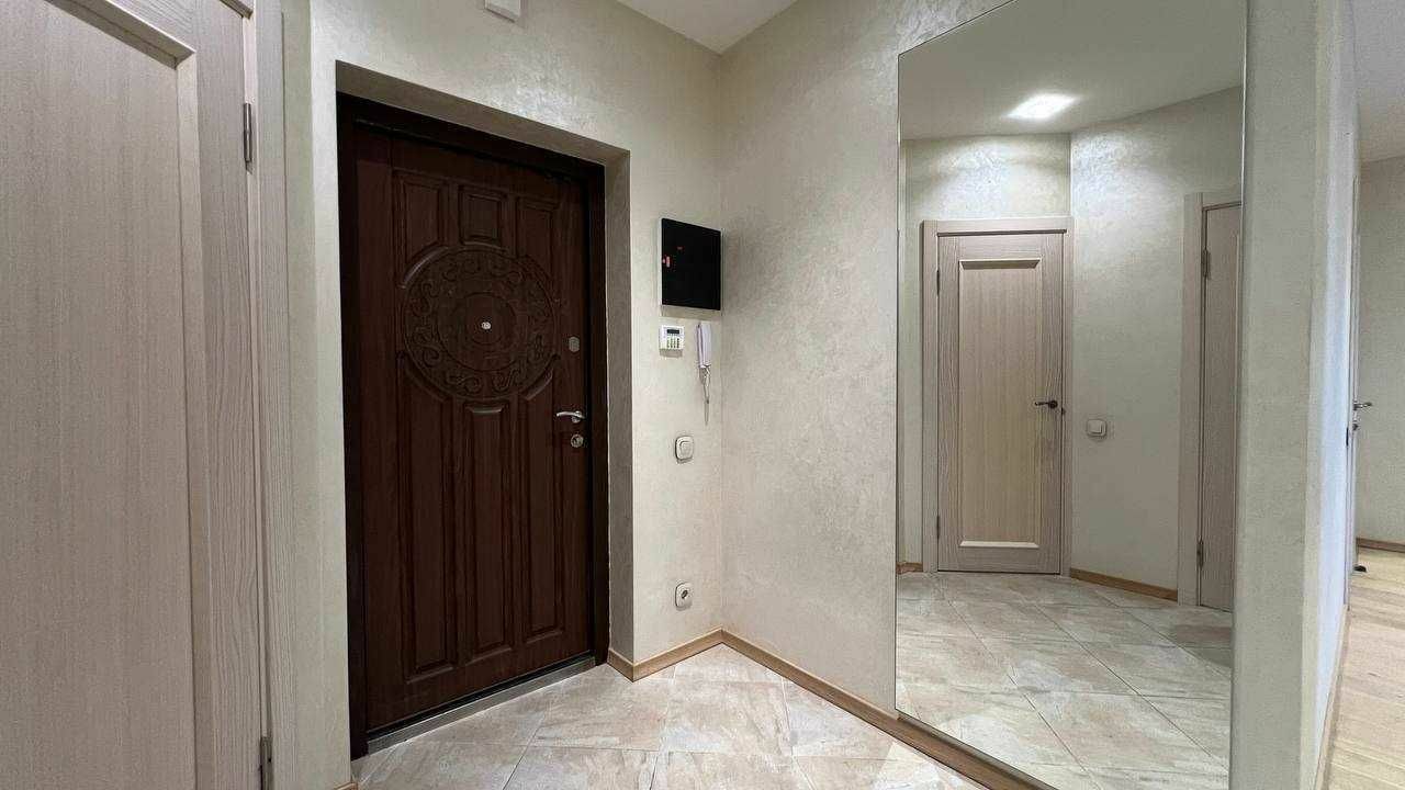 1835721985925488