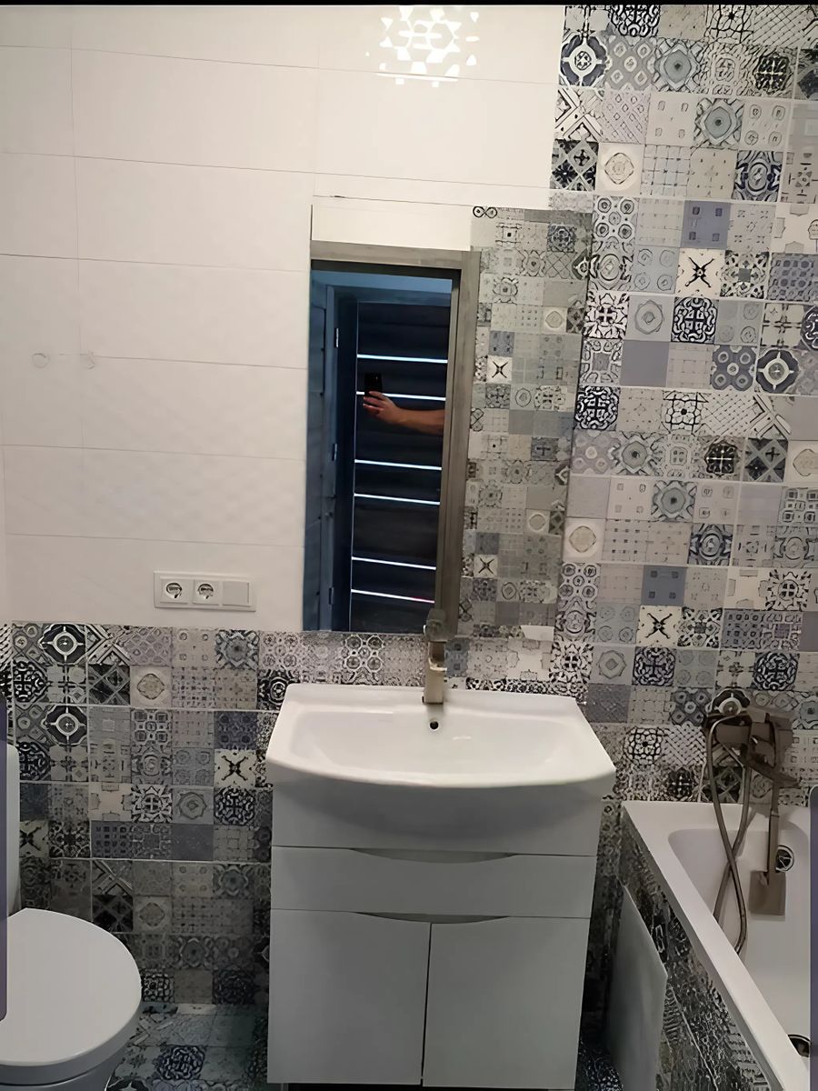 1835387527949489