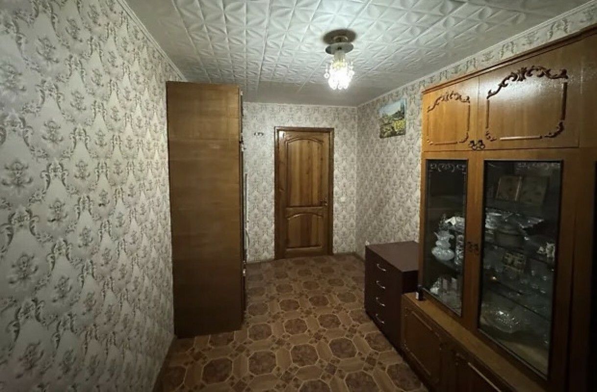 1833582584784049