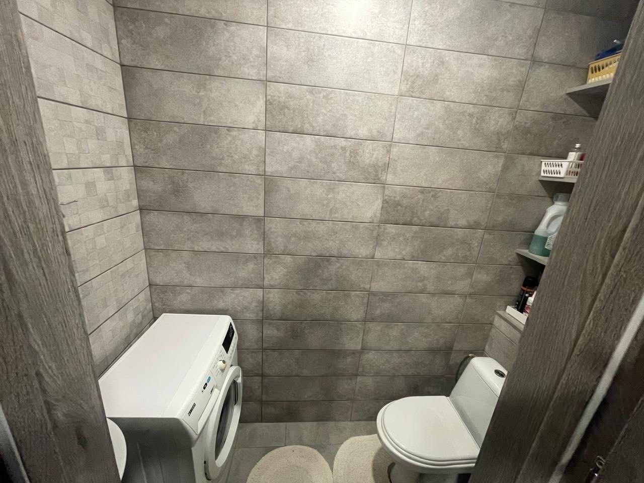 1834080283820049