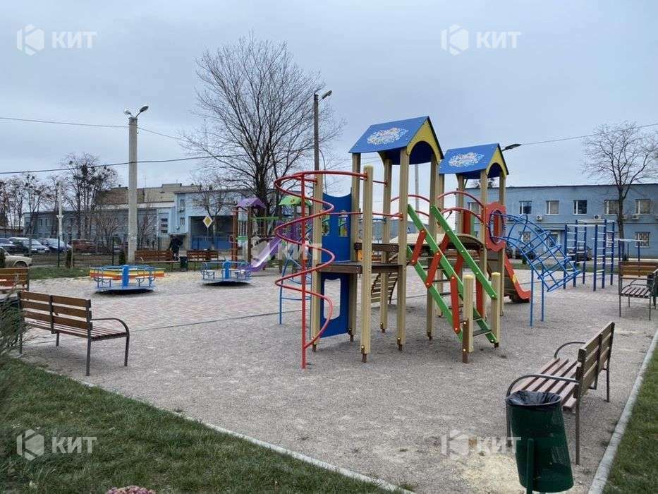 1834004236668491
