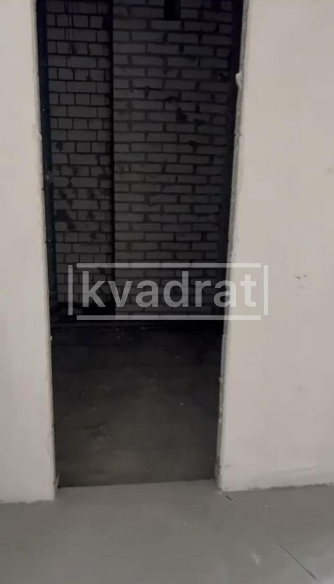 1833290885686492
