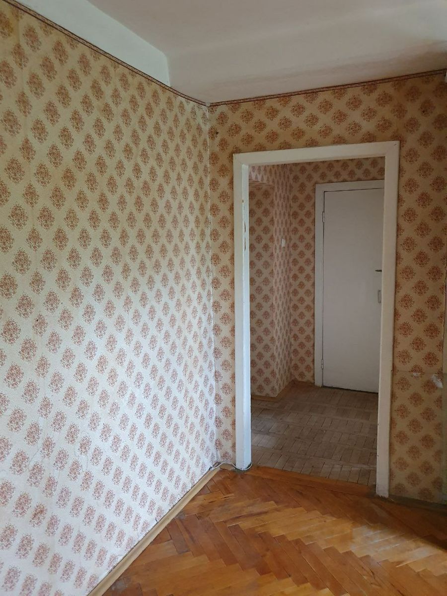 1833099328561493