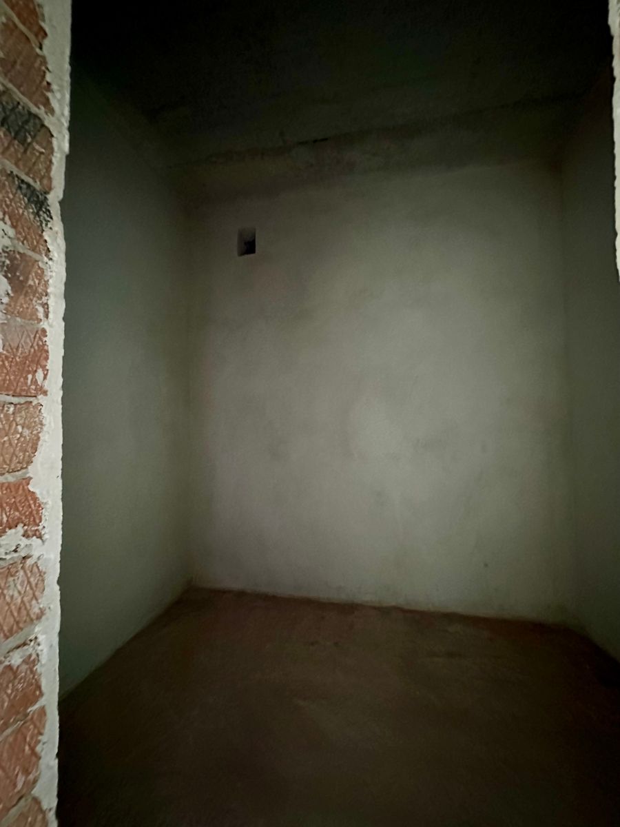 1833897802885493