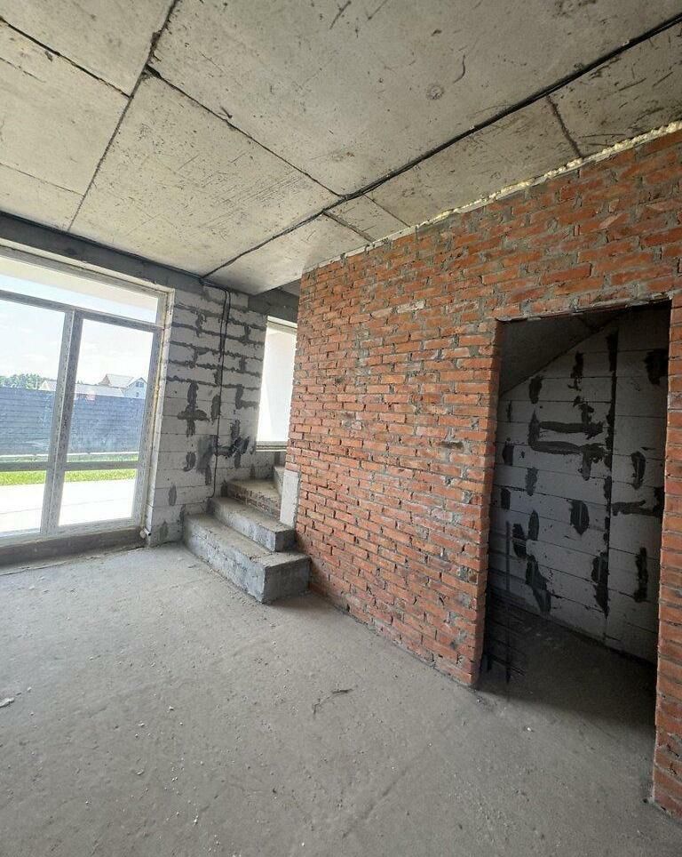 1835823640591493