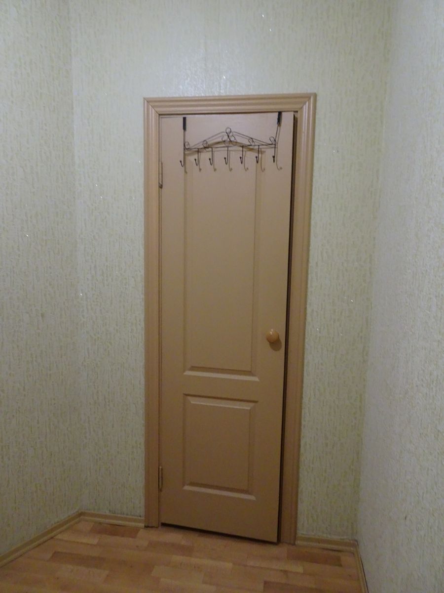 1835877304406493