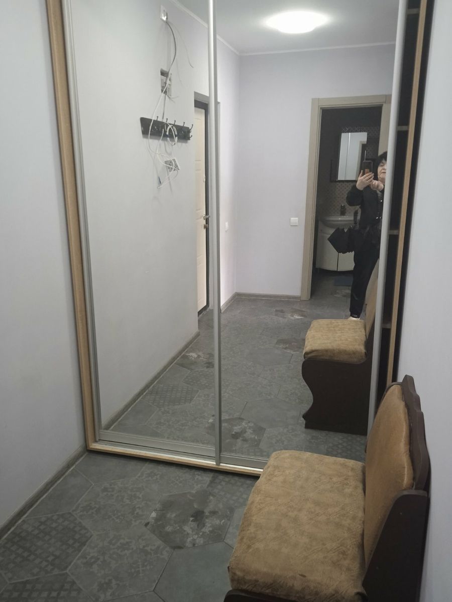 1831463945875495