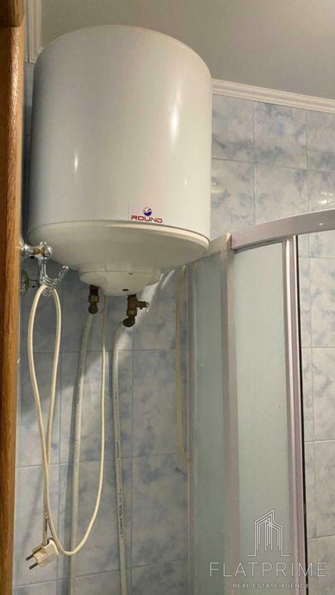 1835078630235495