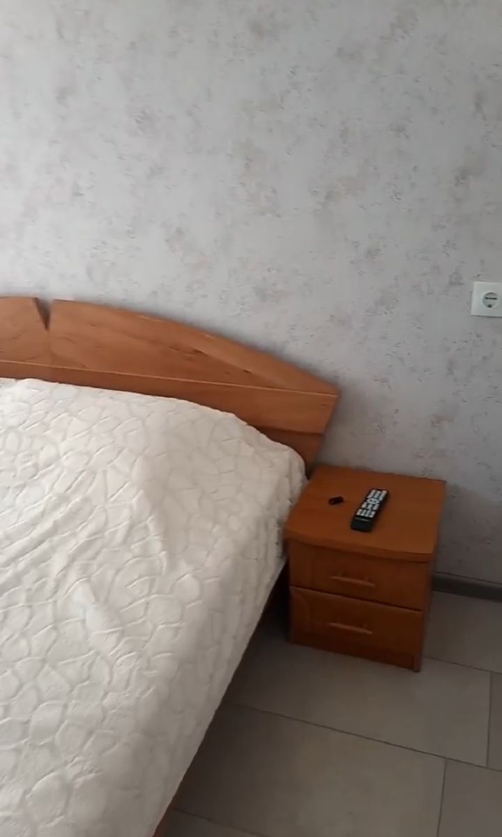 1832714879668496