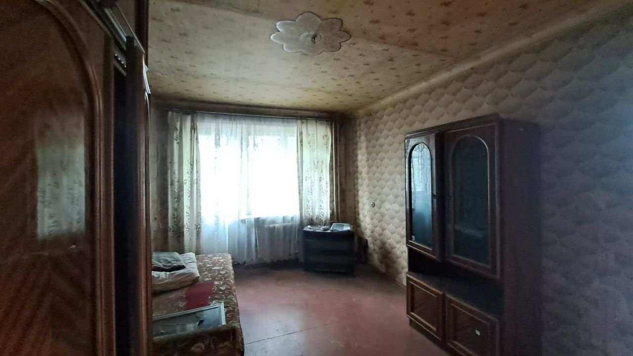 1833547237010497