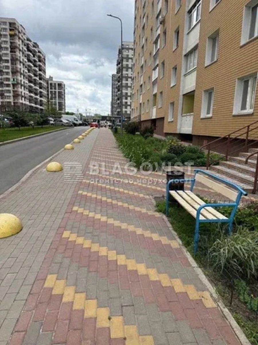 1837802372066497