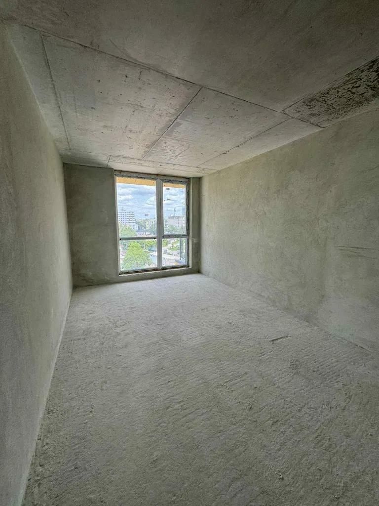 1837699652581498