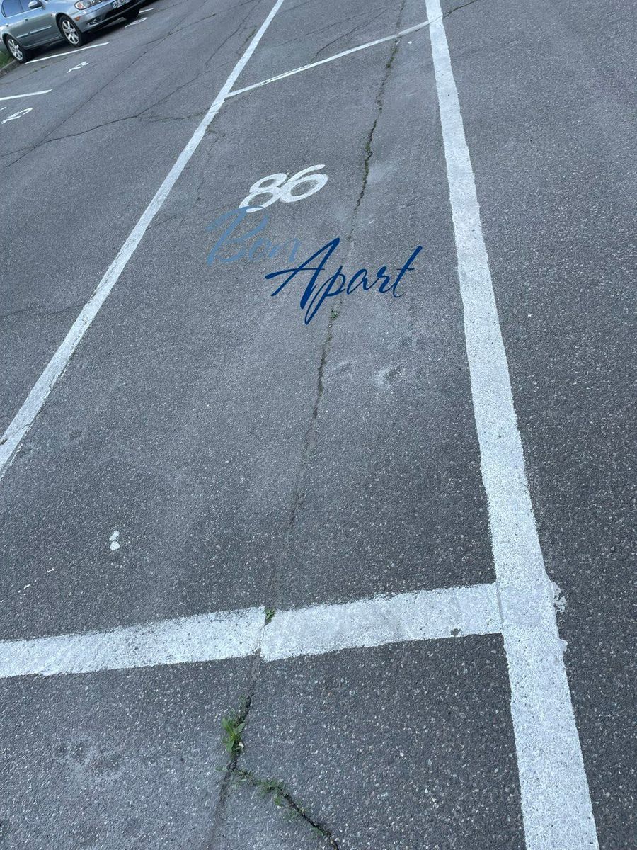 1832814088817499