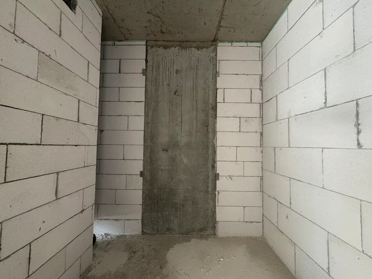 1839598642081499
