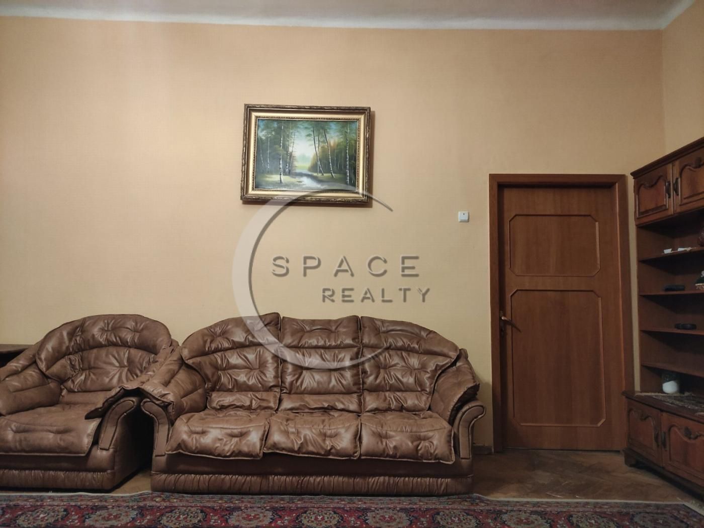 1841616399381005