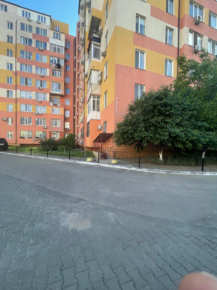 1833855673040050