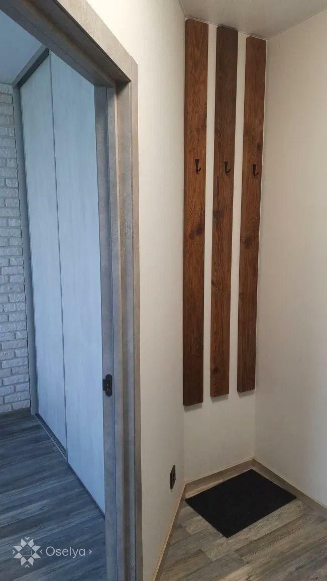 1833355048575500