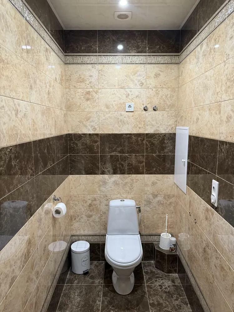 1838360940864500