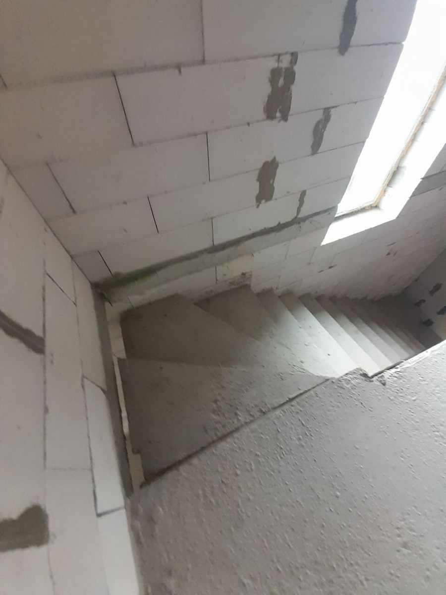1836841842200501