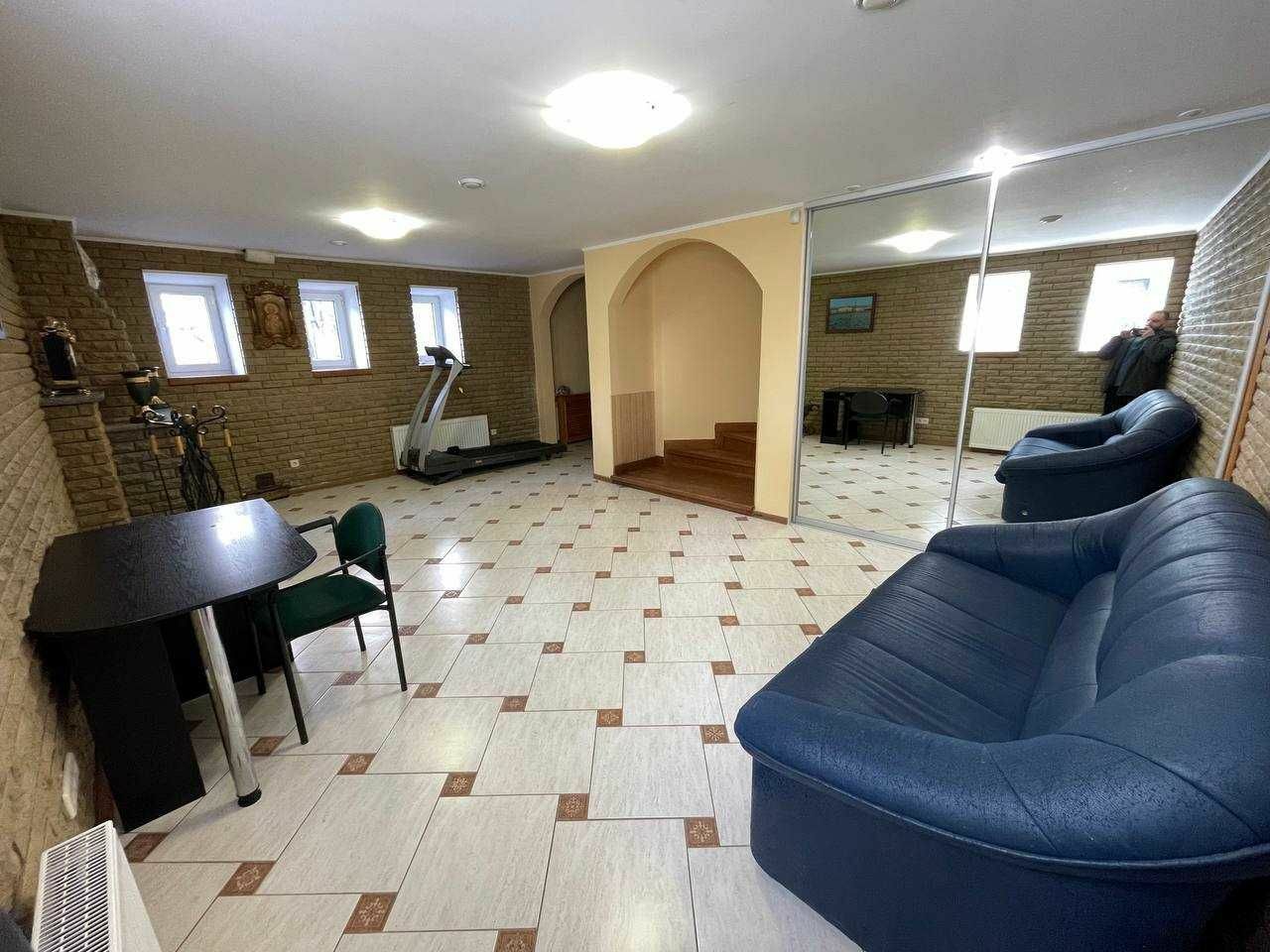 1835718963621503