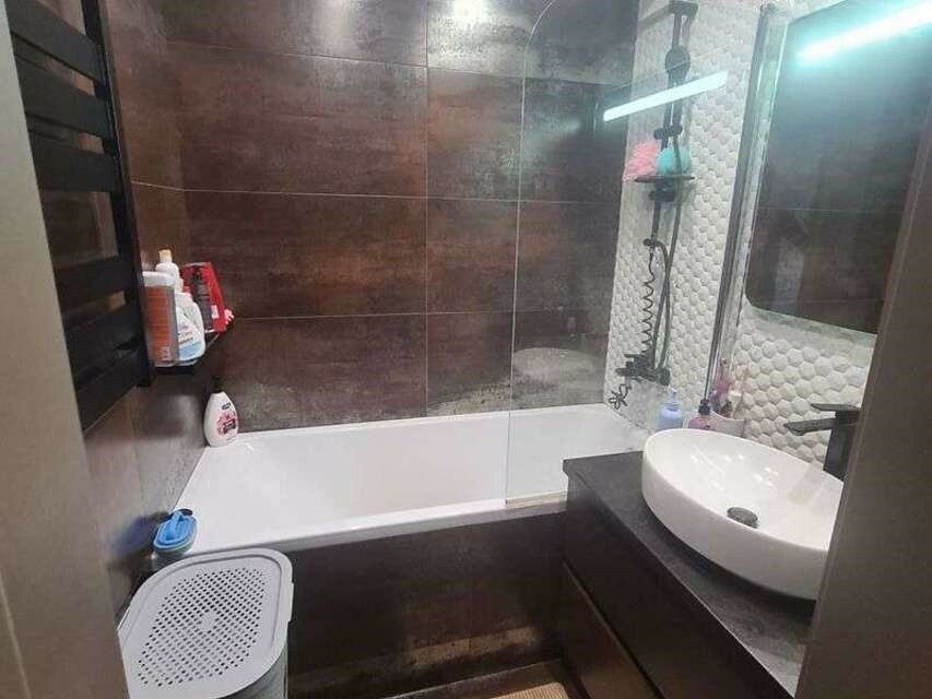 1835711953668506