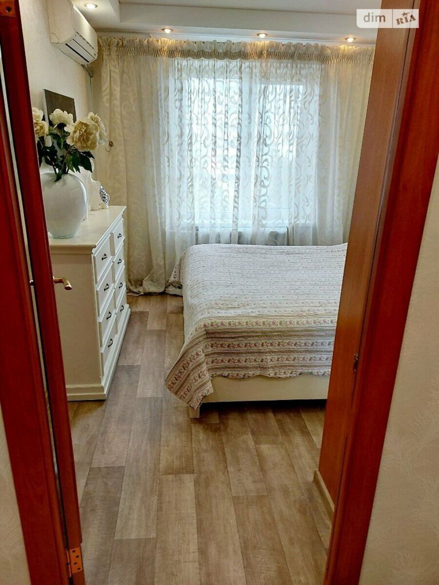 1833937970662507