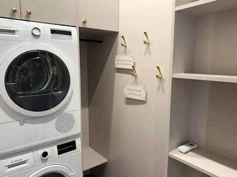 1827036394659508
