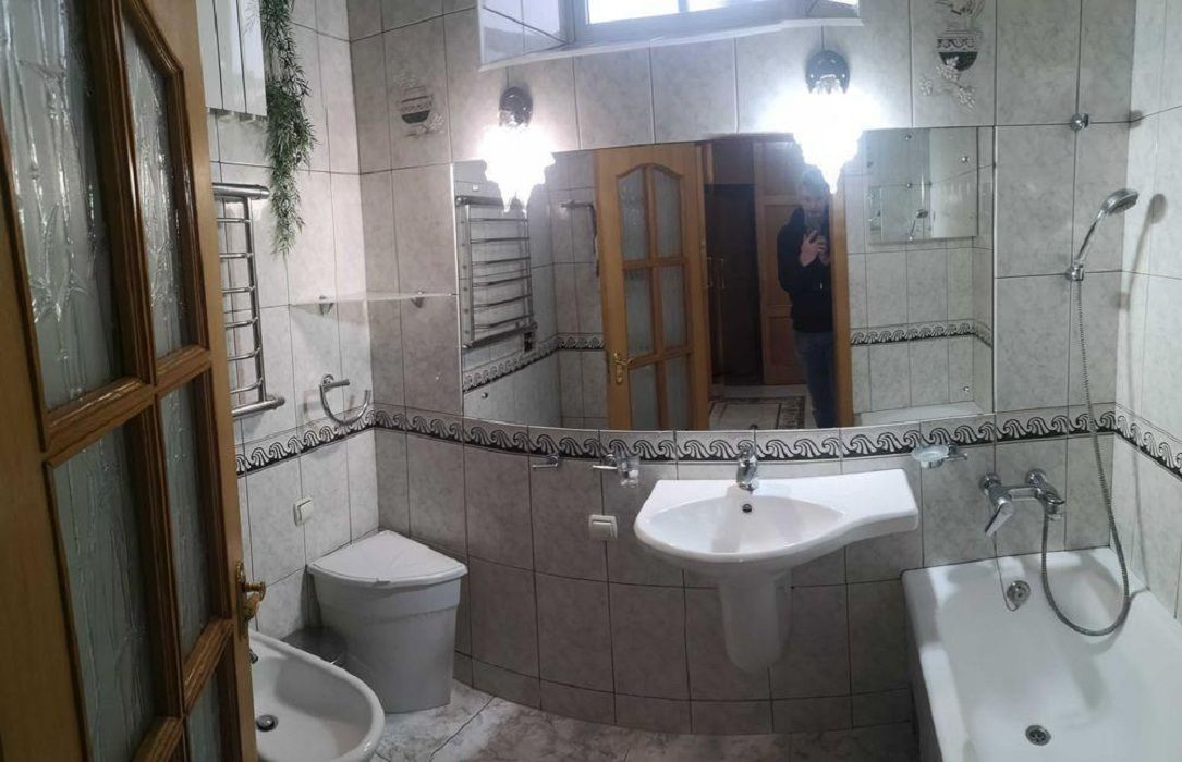 1834729096240508