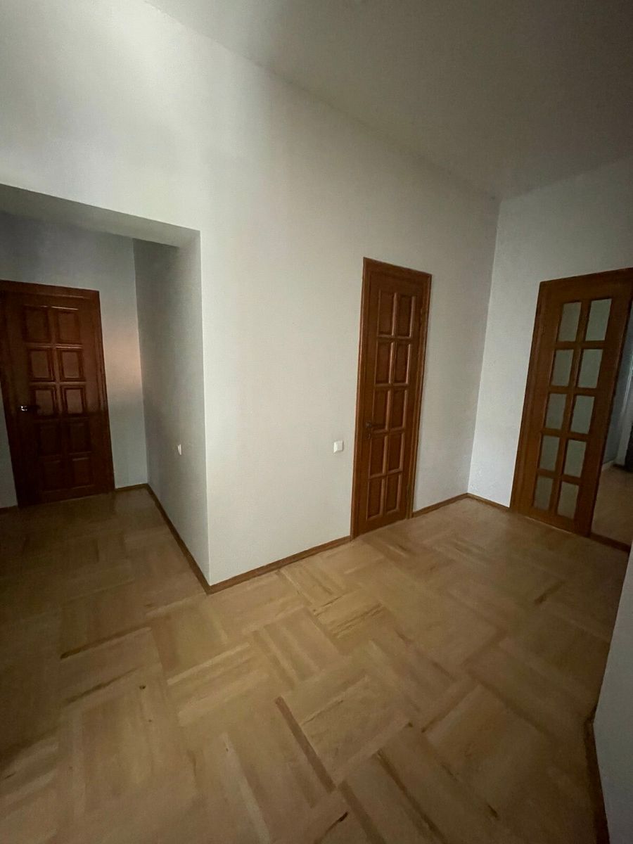1835079591044512
