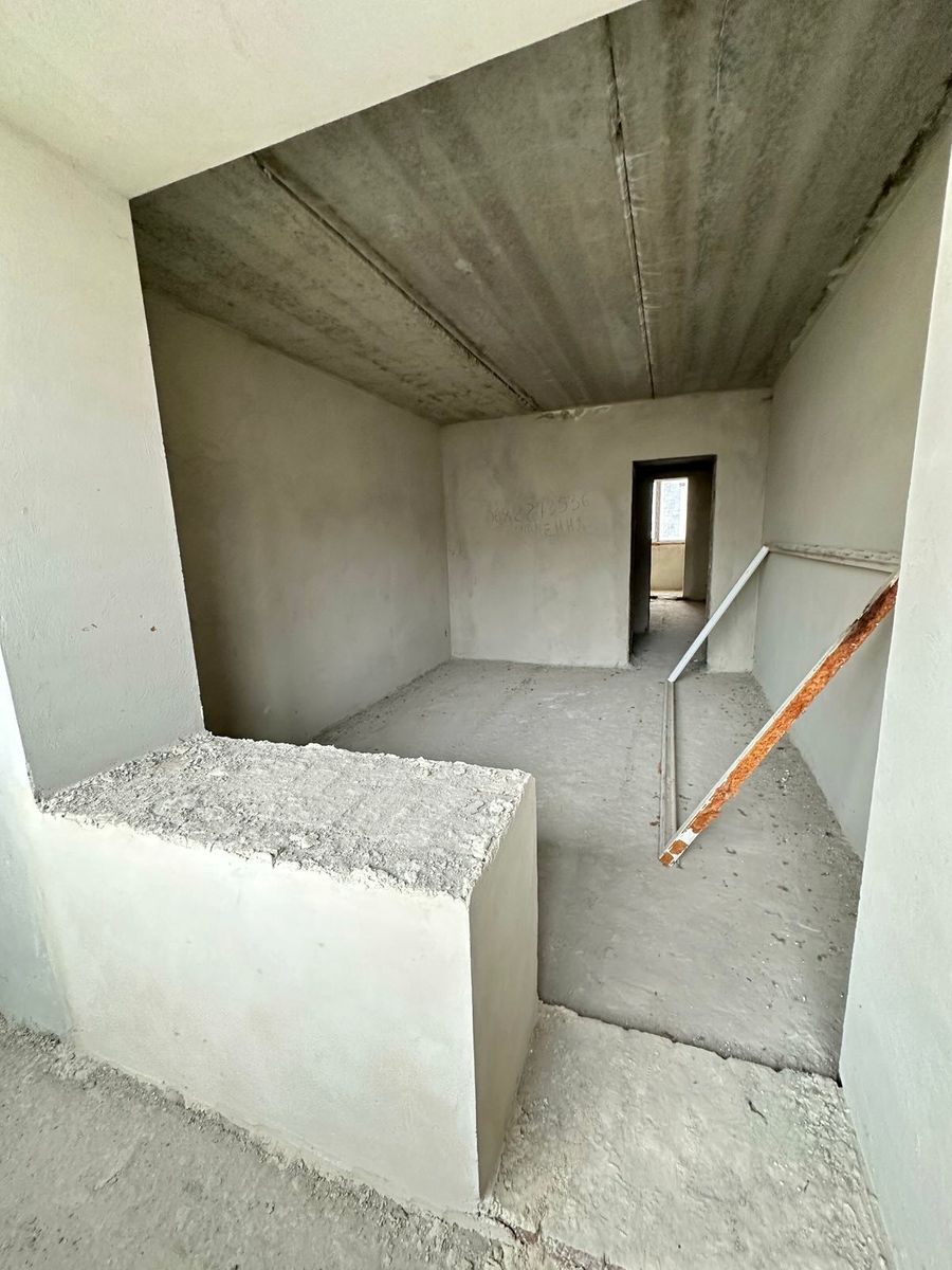 1834526611378516