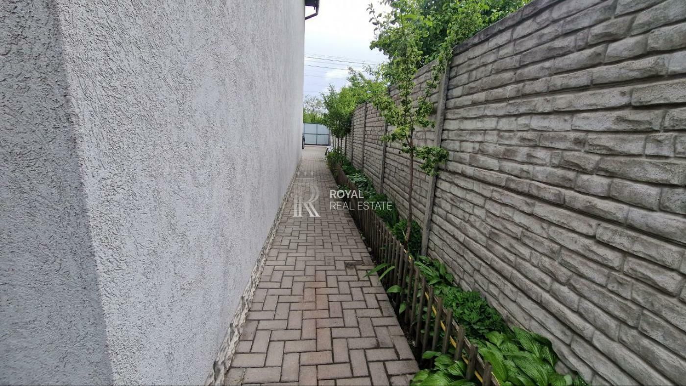 1836437537671517