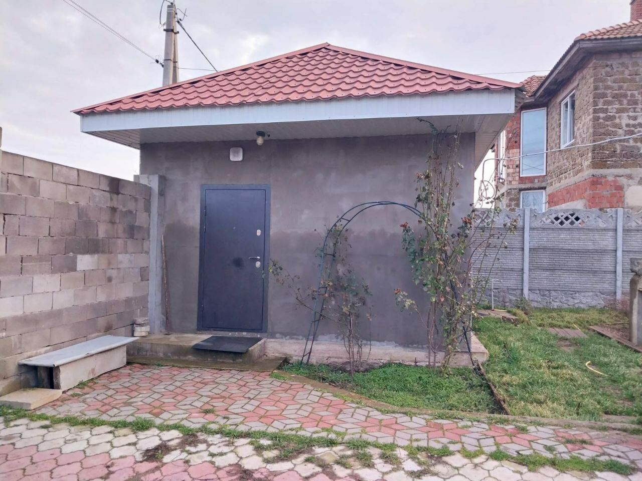 1837973273786517
