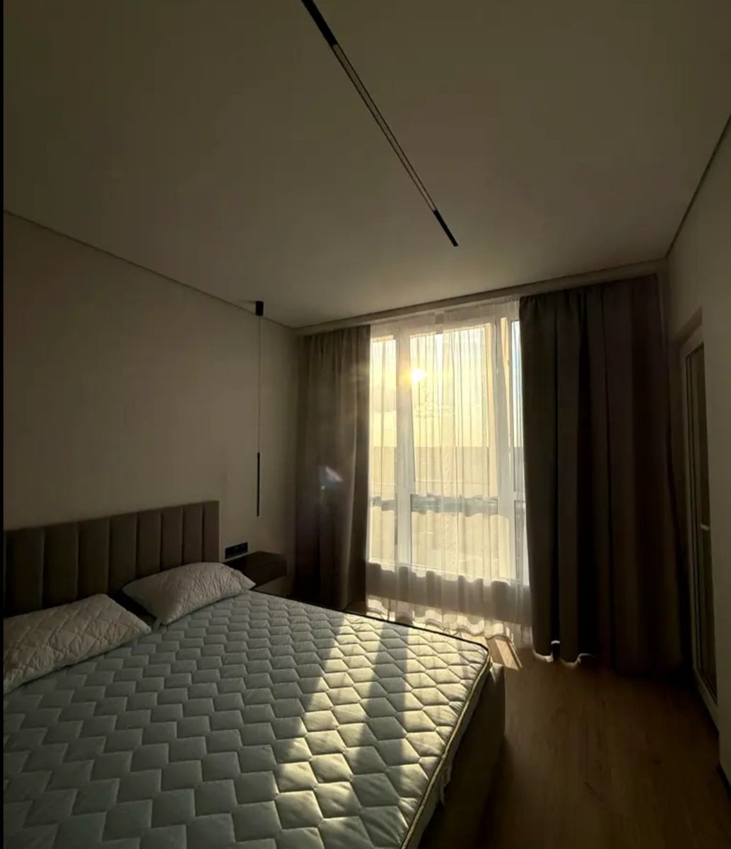 1835650537720518