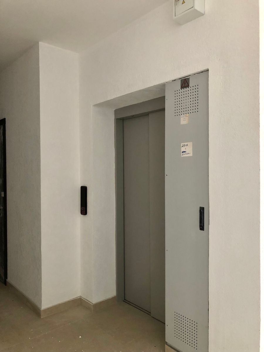 1836975562956519