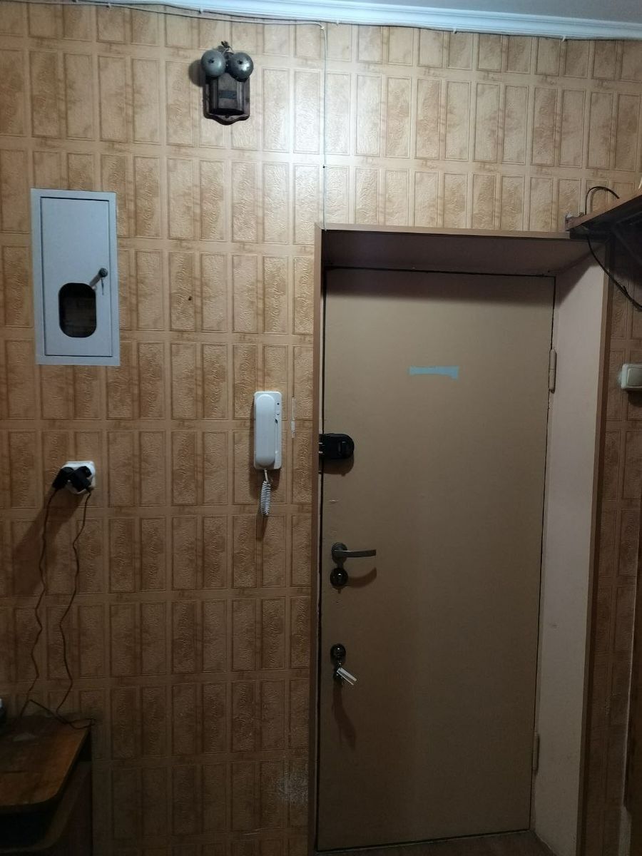 1832078869925052