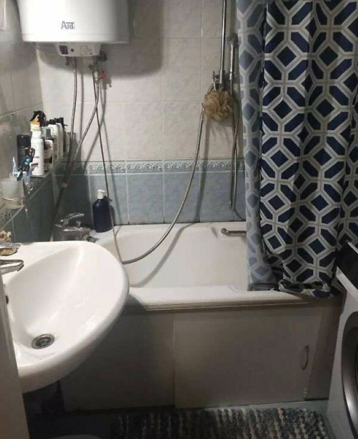 1834617332908052