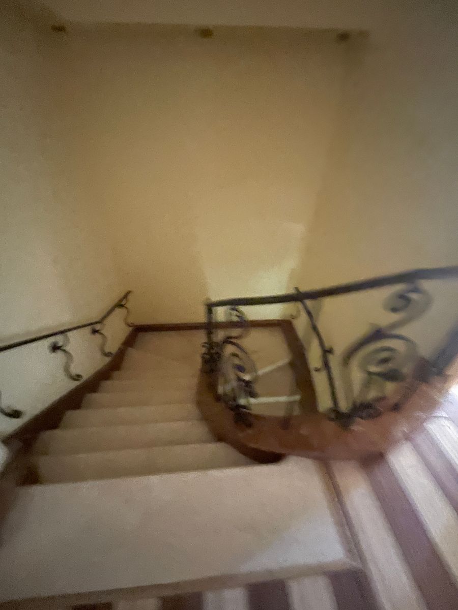 1836644985855524