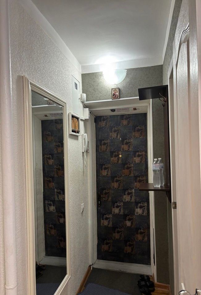 1838338247949524