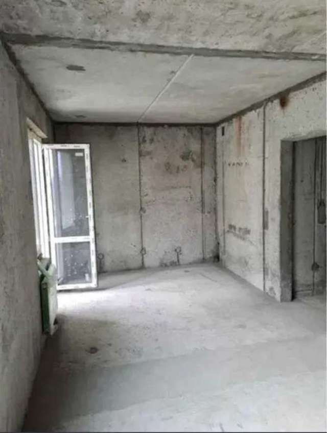 1834552356183527